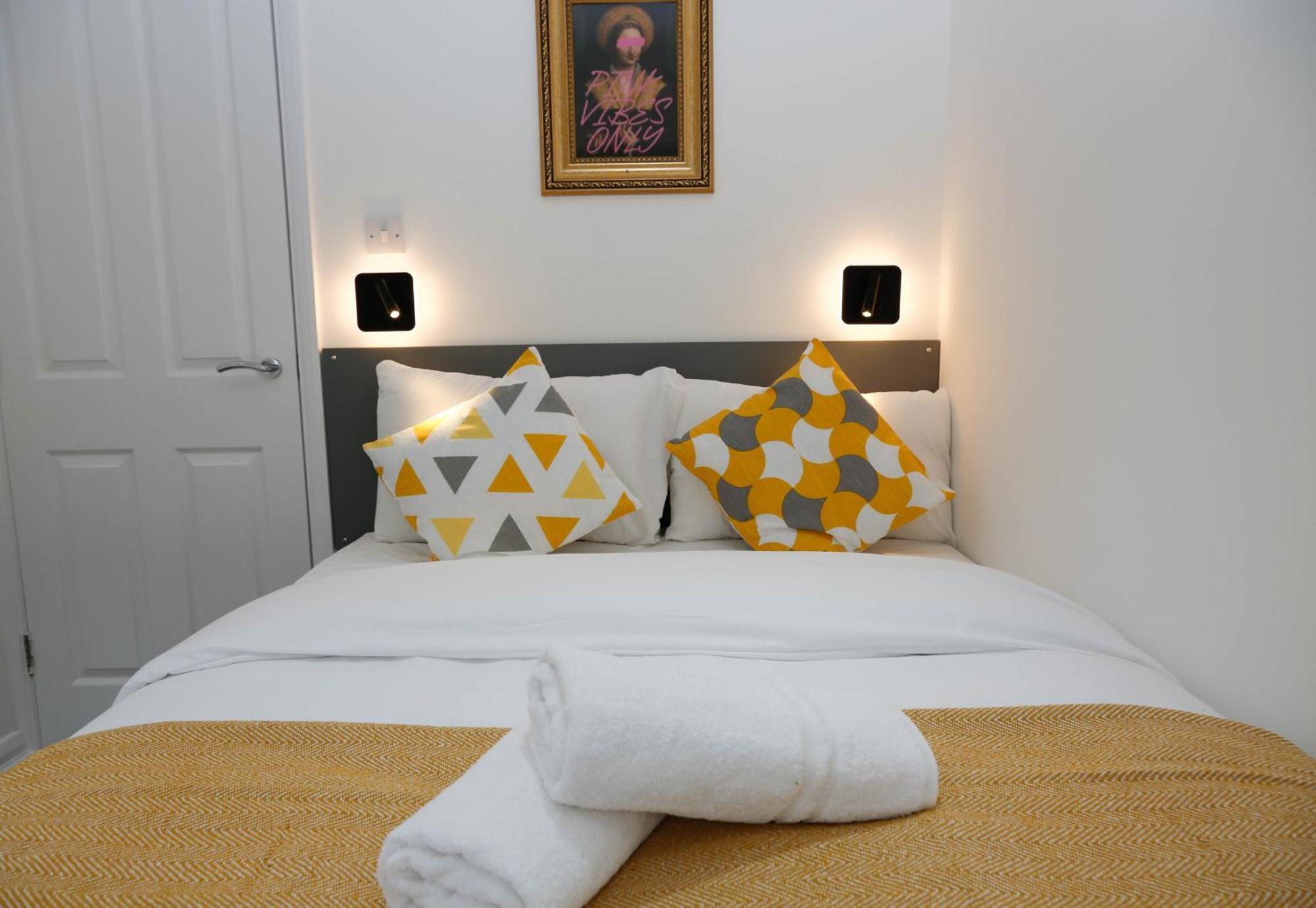 New Luxury Apartments In Central London Next To Shops, Cafes, Bars & Metro מראה חיצוני תמונה